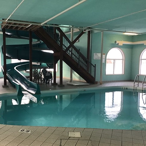 hotel pool in the pas