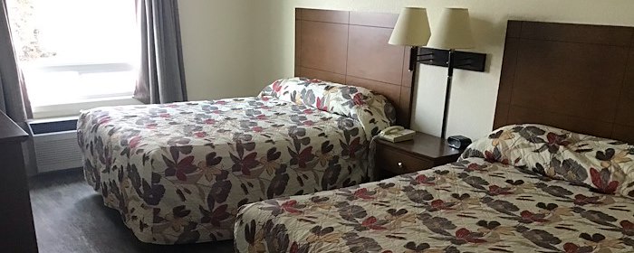 queen bed suite in our the pas manitoba hotel